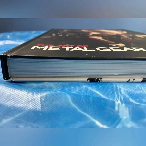 The Art of Metal Gear Solid V - Dark Horse - Hardcover-  Rare - Picture 9 of 16